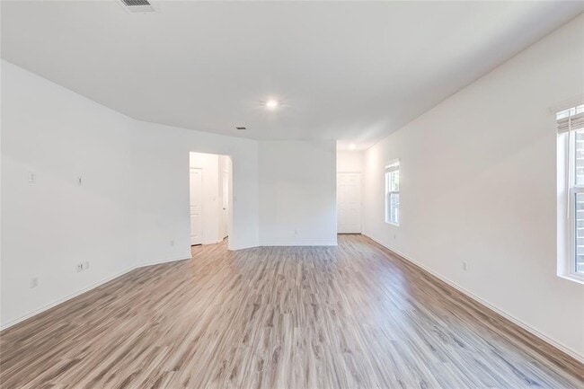 Building Photo - 1517 Brueggerhoff Rd