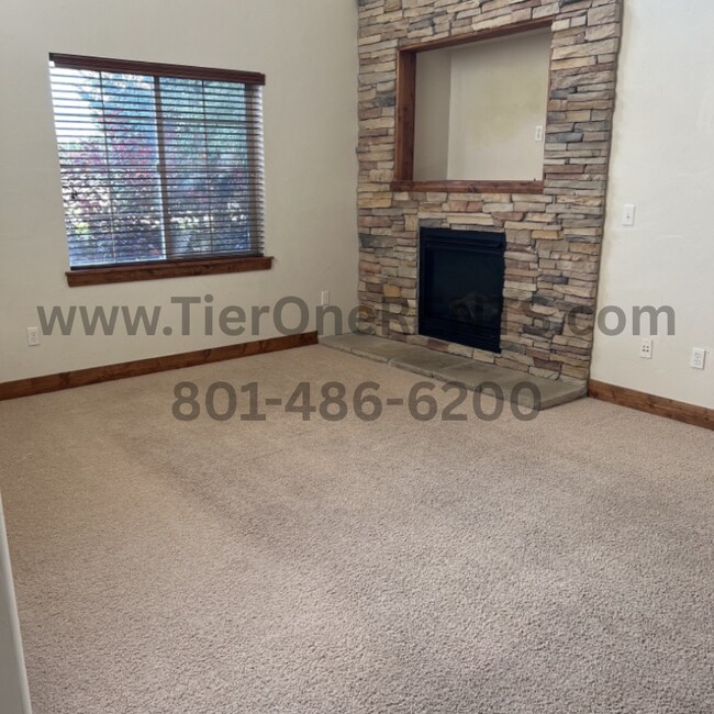 Building Photo - NO DEPOSIT Option Available for This Prope...