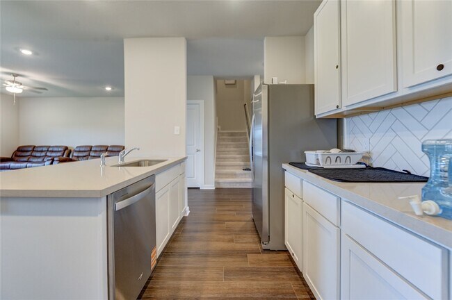 Building Photo - 6607 Arabella Lakes Dr