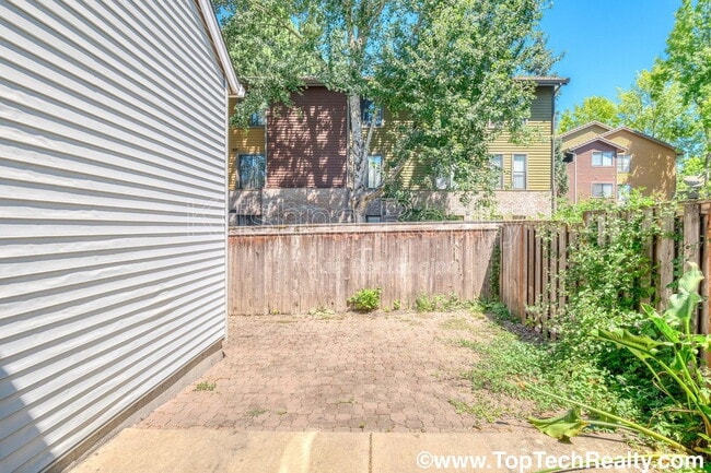 Building Photo - 14705 SW Redbud Way
