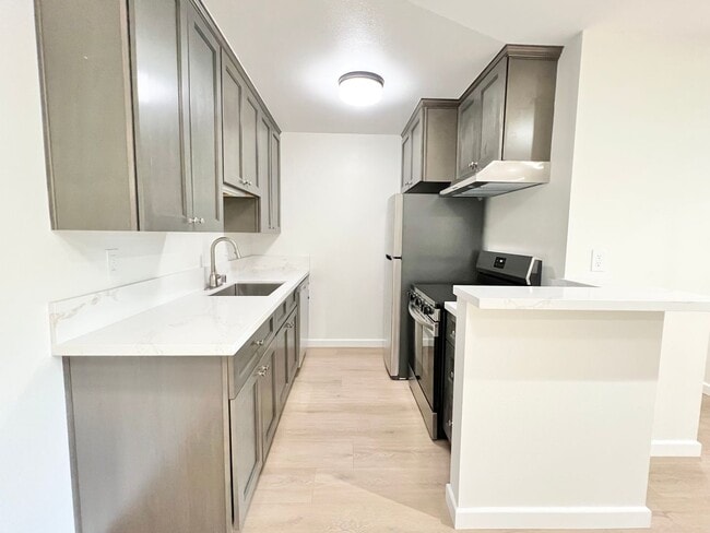 Building Photo - Gorgeous Stoneybrook Condo for Rent near C...