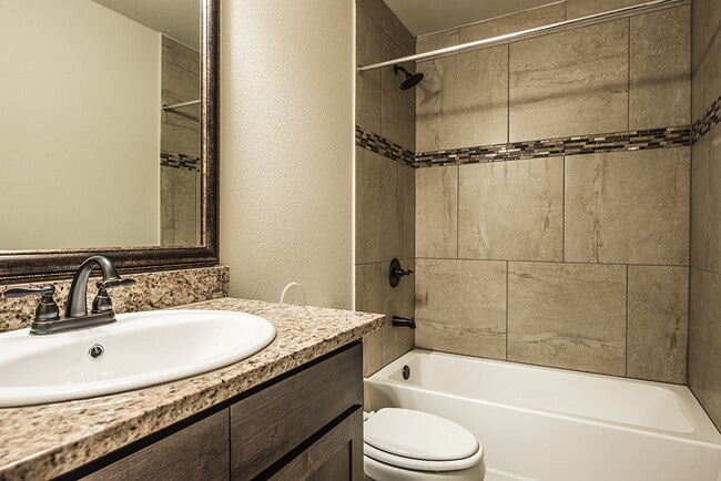 Building Photo - ELEGANT EASTSIDE PROPERTY