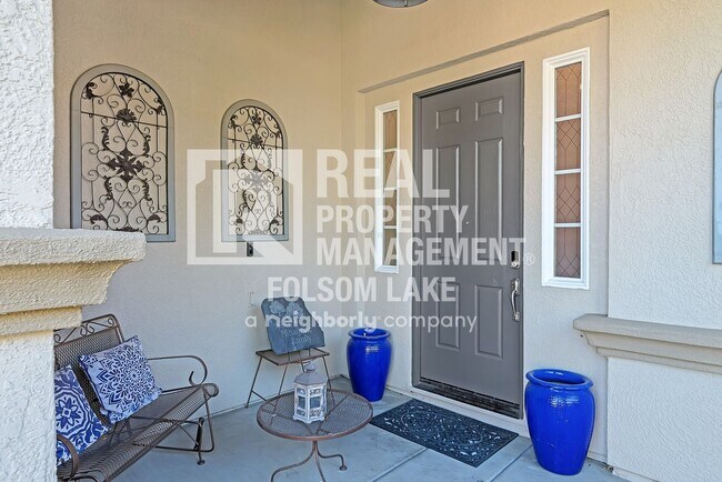 Building Photo - 5bd 3ba home in desirable Carmichael neighborhood