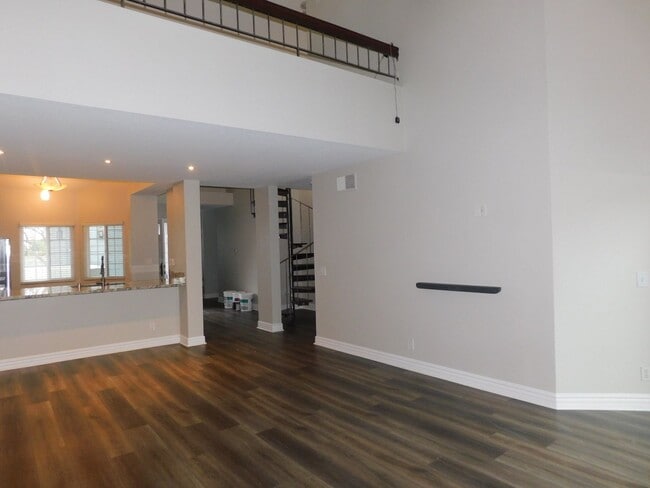Building Photo - Beautiful Remodeled 2 Bed 2.5 Bath Condo in Pacific Ranch