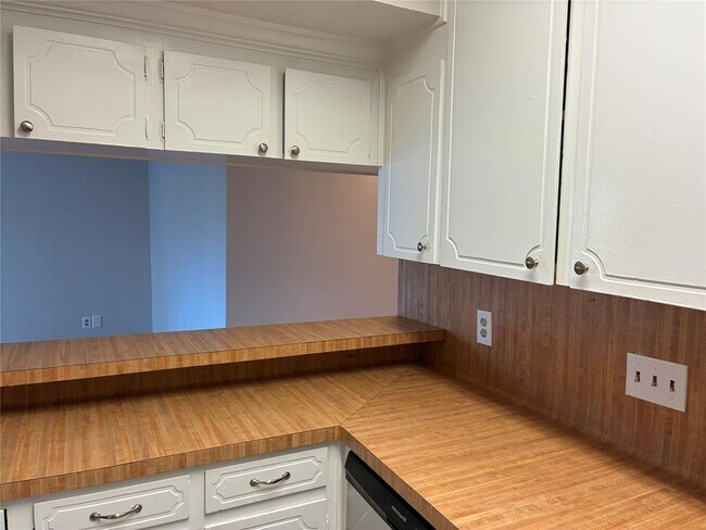 Building Photo - 3400 Timmons Ln
