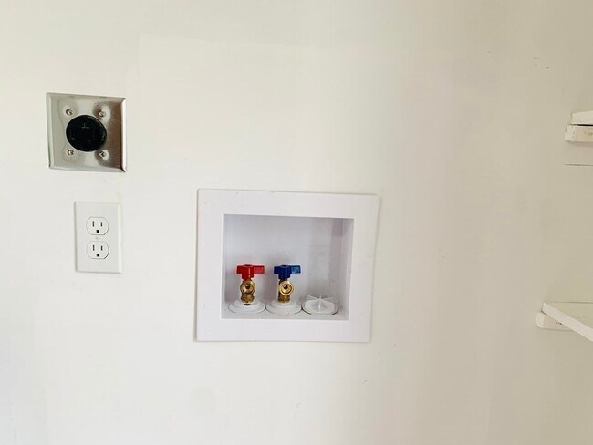 Building Photo - 801 Boylston St