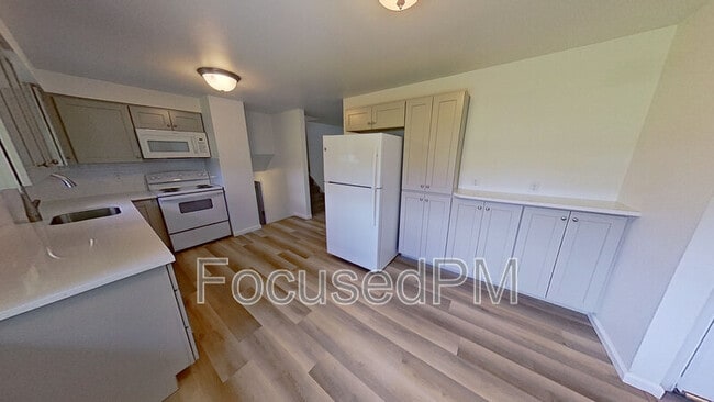 Building Photo - 4675 Holland St