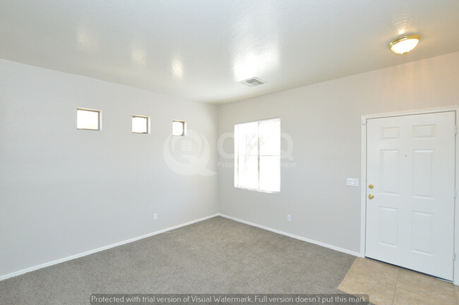 Building Photo - Heather Grove! Phoenix 3 Bedroom/2.5 Bath ...