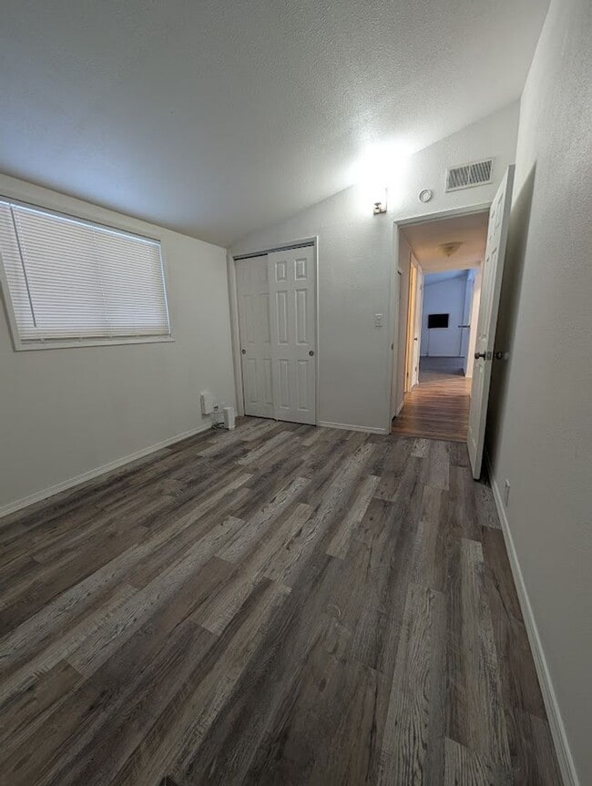 Building Photo - Dog-Friendly Orofino House