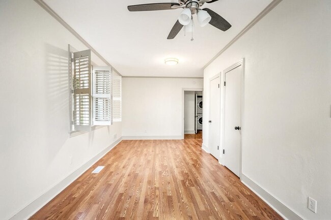 Building Photo - 2014 Golf Terrace Dr