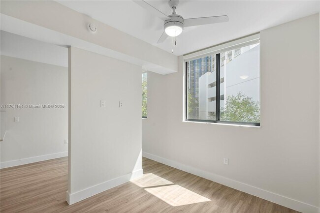 Building Photo - 1559 NW 15th Street Rd