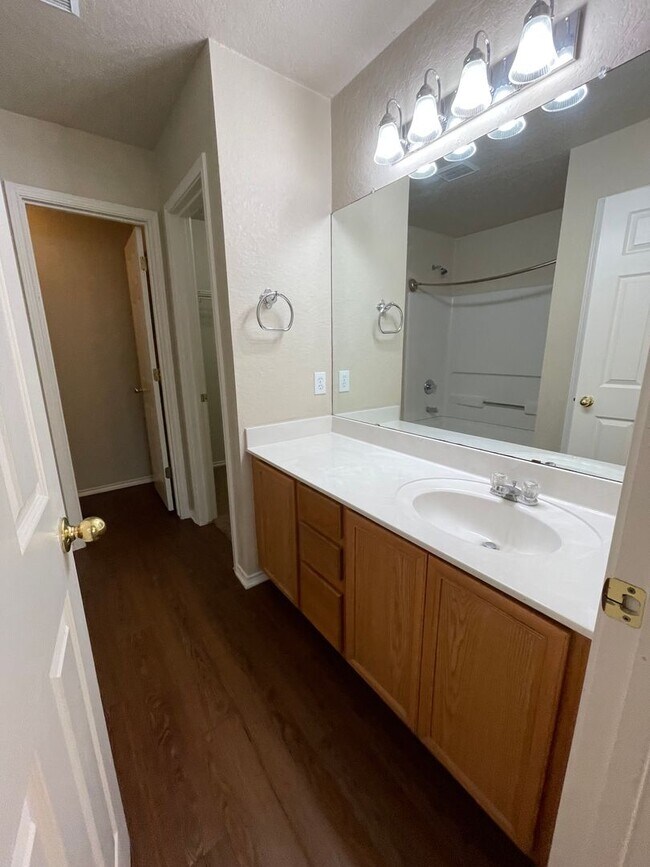 Building Photo - NEW ON MARKET