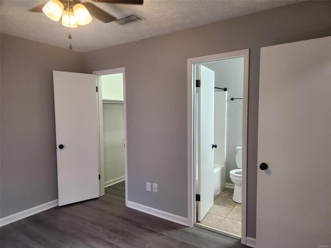 Building Photo - 463 Durden Rd