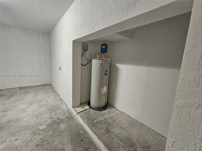 Building Photo - 4578 SW 174th Ave