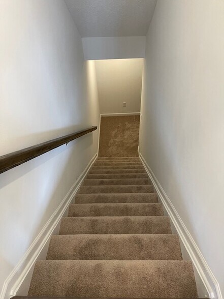 Building Photo - 990 Marissa Dr