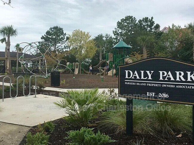 Building Photo - 1597 Rivertowne Country Club Dr