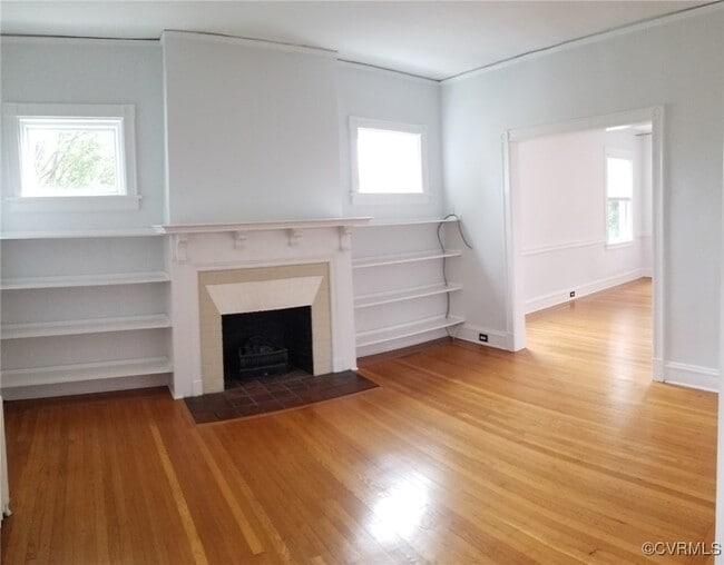 Building Photo - 527 N Sheppard St