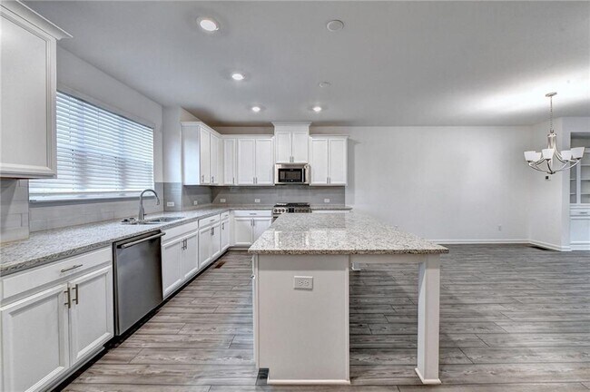 Building Photo - 477 Danville Ave