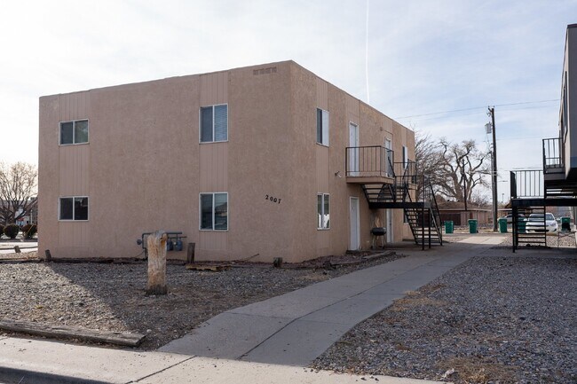 Building Photo - Executive Rental **Stylish & Fully Furnished 2-Bedroom in the Heart of Farmington – Flexible Leas...