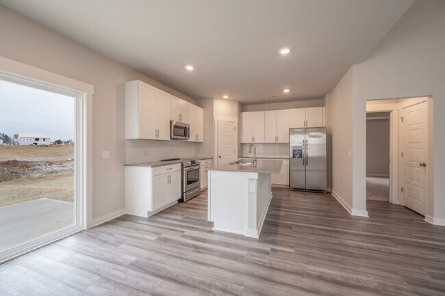 Building Photo - **BE THE LUCKY ONE TO LIVE IN THIS BEAUTIFUL HOME IN THE DESIRABLE SAWGRASS NEIGHBORHOOD IN SPRIN...