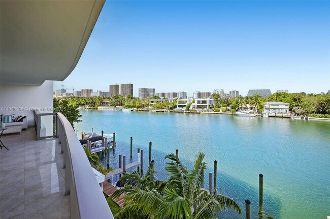 Building Photo - 9261 E Bay Harbor Dr