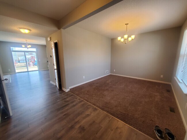 Building Photo - 5 BR 3 BA Single Family Home in North Hugo Minneapolis