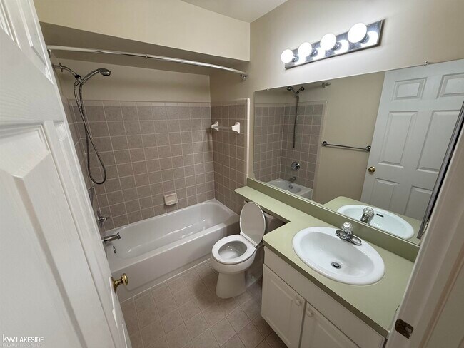 Building Photo - 50299 Highpoint Ct