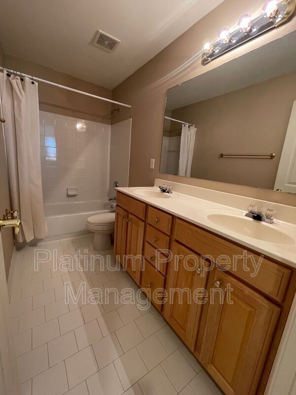 Building Photo - 4916 Durley Ln SE