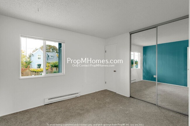 Building Photo - Updated Two Bedroom Unit in the Heart of Oregon City - NEW PHOTOS
