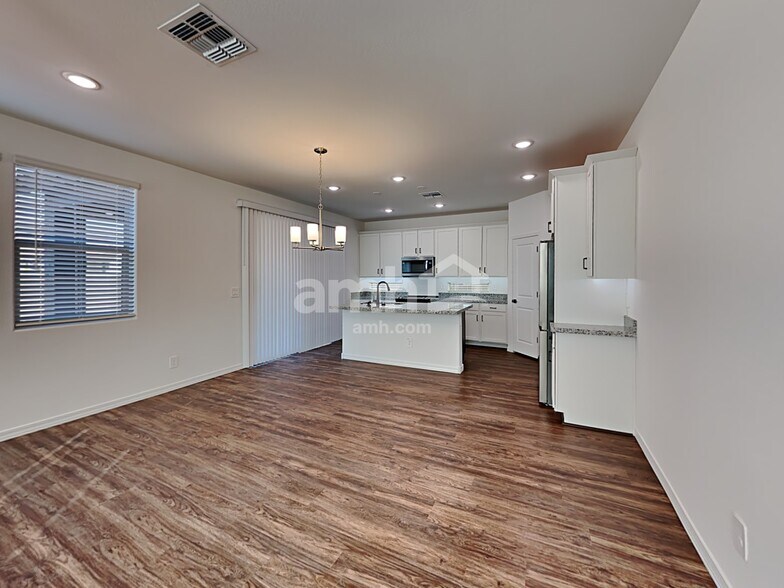 Building Photo - 795 S 150th Dr
