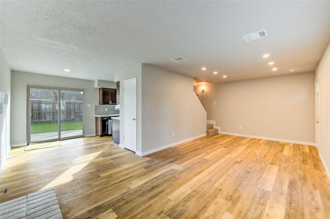 Building Photo - 7411 Trabajo Dr