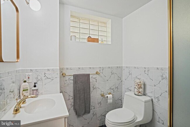 Building Photo - 6301 Crathie Ln