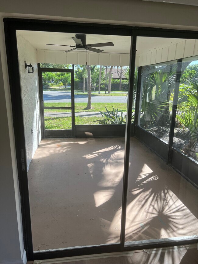 Building Photo - 442 Myrtlewood Rd