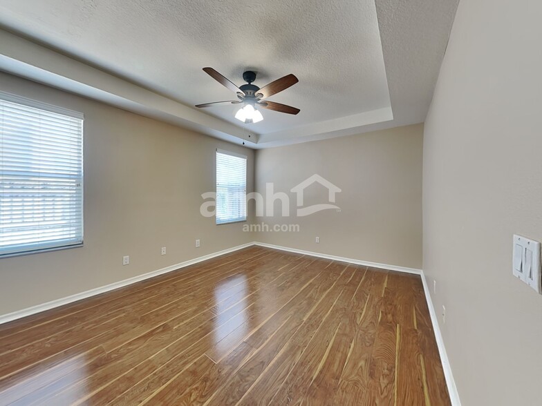 Building Photo - 9615 Laurel Ledge Dr