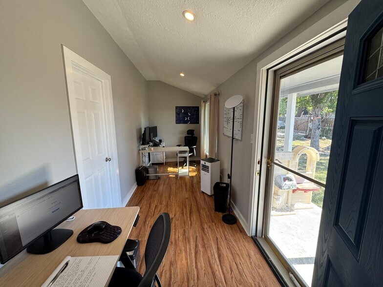 Building Photo - 103 Bernice Dr