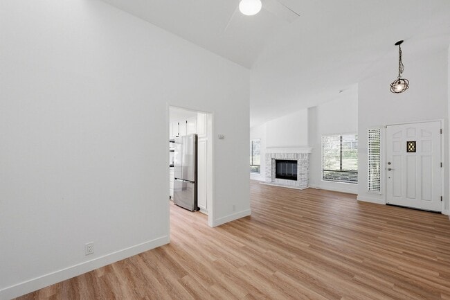 Building Photo - Beautifully Updated Townhome in Dana Point