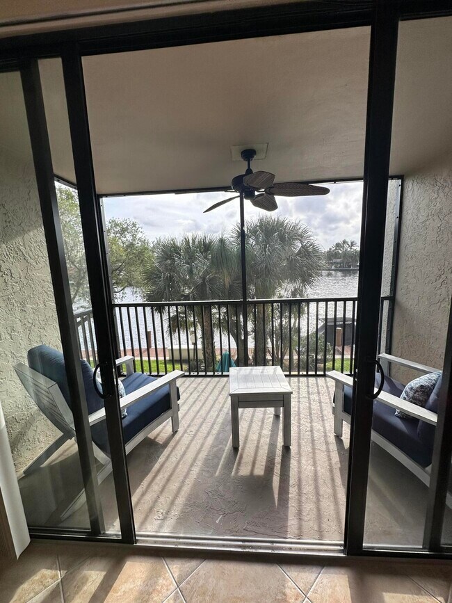 Primary Photo - 22 E Royal Palm Rd