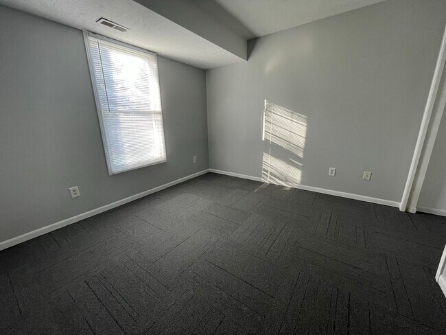 Building Photo - 356 Stone Creek Dr