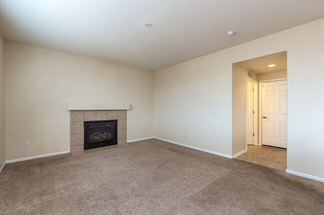 Building Photo - Single Family House for Rent - Claremont Ranch, Colorado