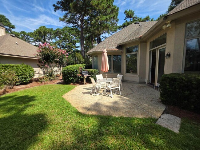 Building Photo - Hilton Head Plantation home