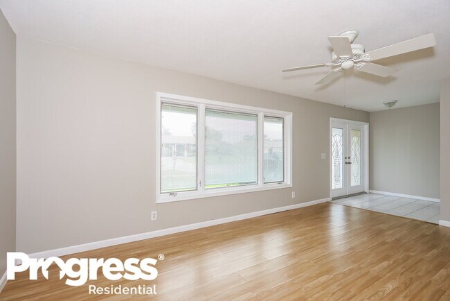 Building Photo - 12695 Westport Cir