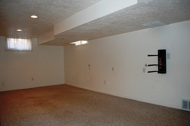 Building Photo - 3047 Hawthorne Ave