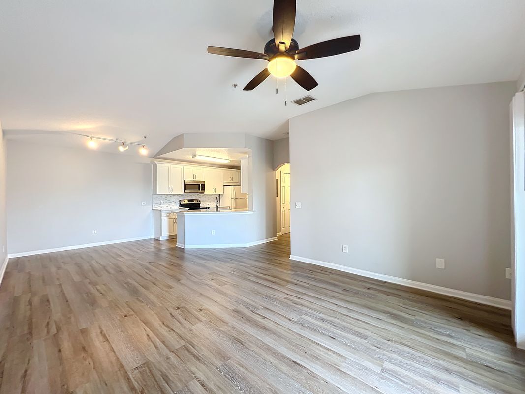 Building Photo - 6572 Swissco Dr