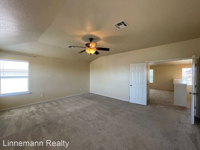 Building Photo - 3 br, 2.5 bath House - 4208 Cessnock Drive
