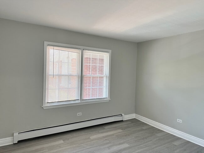 Building Photo - 3400 Maple Ave