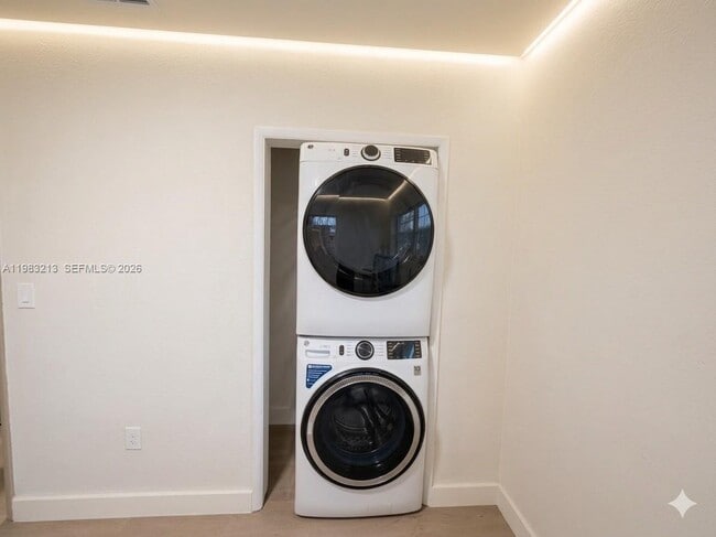 Building Photo - 6885 NW 14th Ct