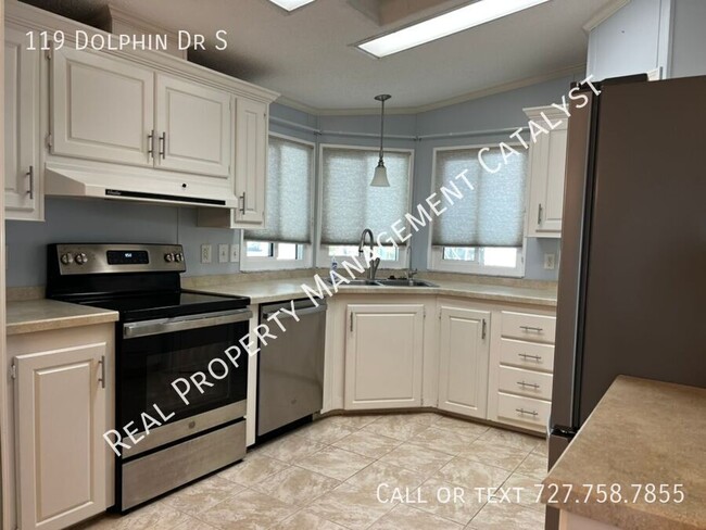 Building Photo - 119 Dolphin Dr S