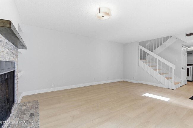 Building Photo - 10407 Big Tree Cir W