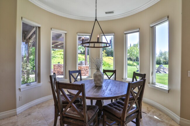 Building Photo - 39520 Colleen Way