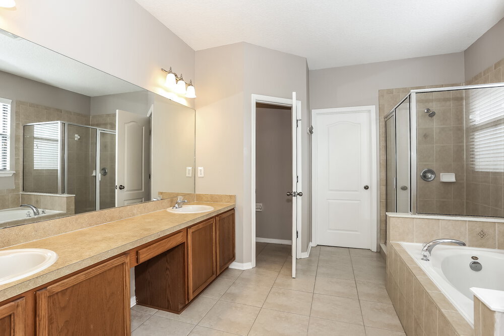 Building Photo - 703 Red Cedar Ct